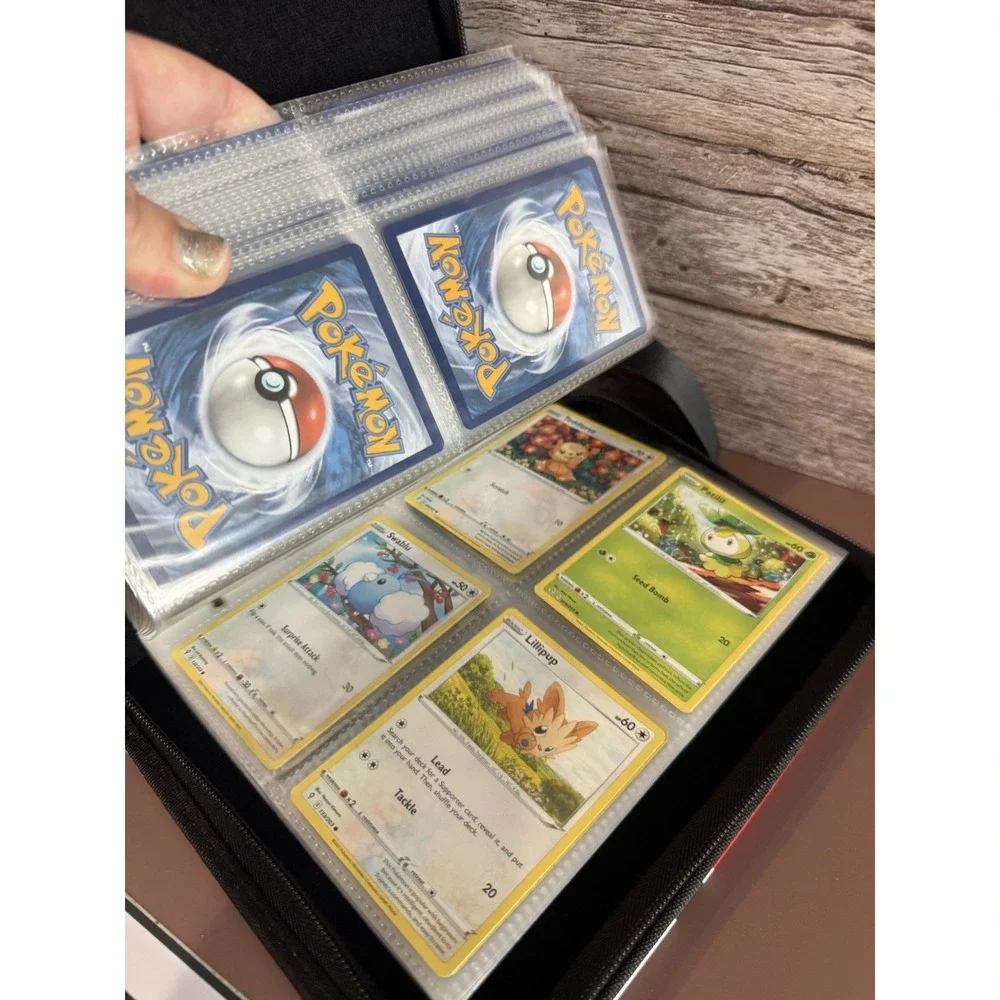 Pokémon Collection Book With 200 Pokémon Cards.